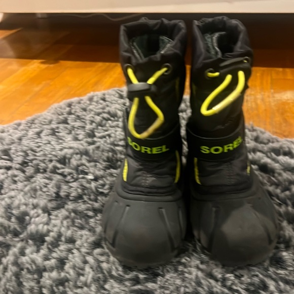 Toddler Sorel snow boots (7) - Picture 2 of 6